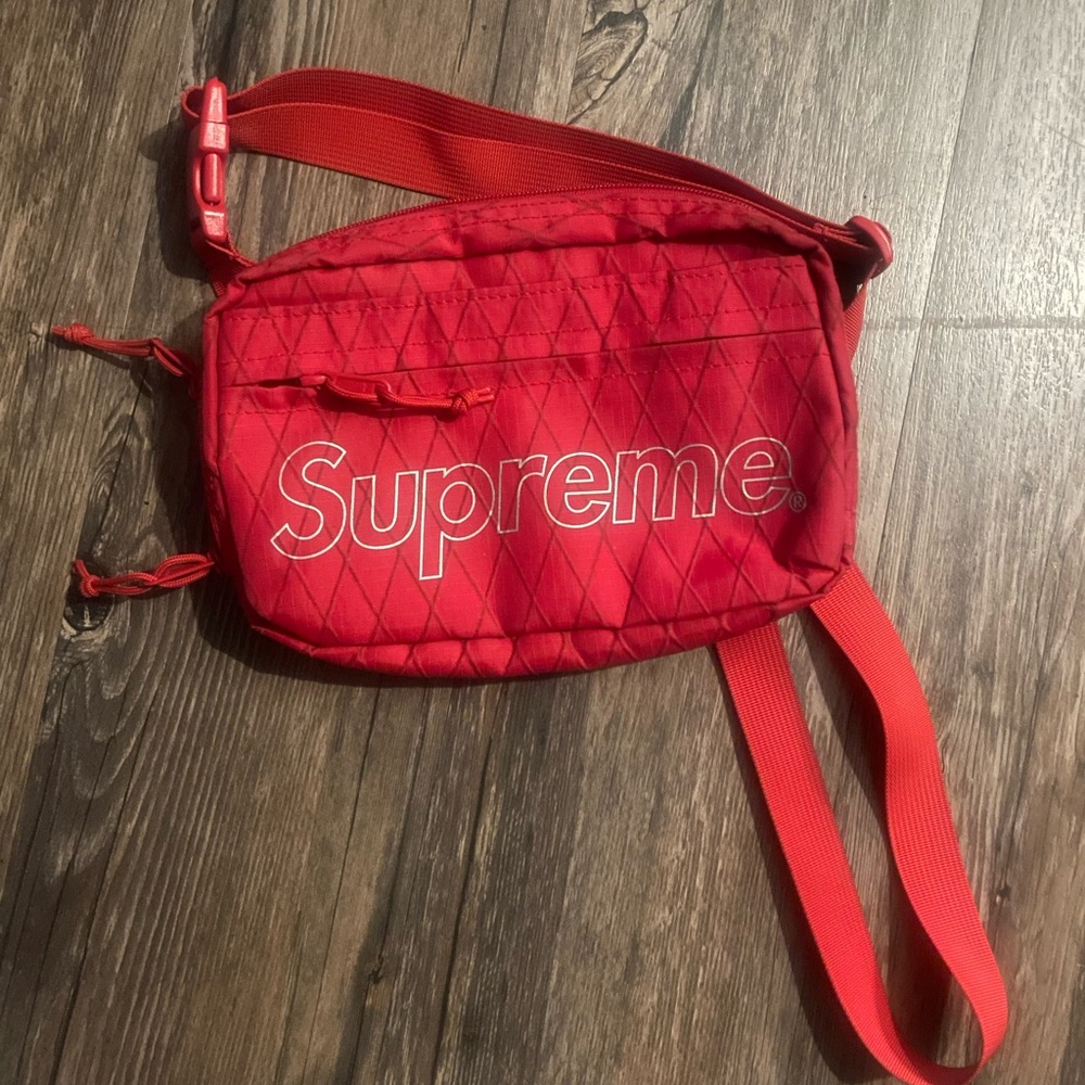 Supreme Red FW18 Shoulder Bag